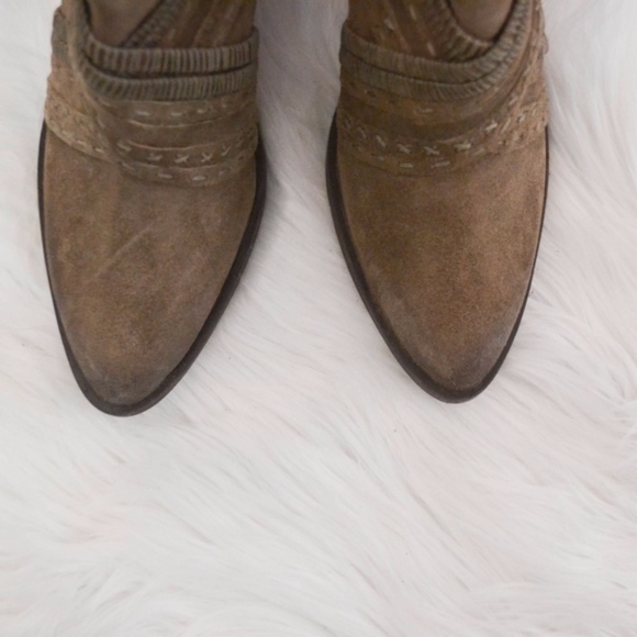 Leather Fringe Detailed Boho Heeled Booties - Picture 2 of 4